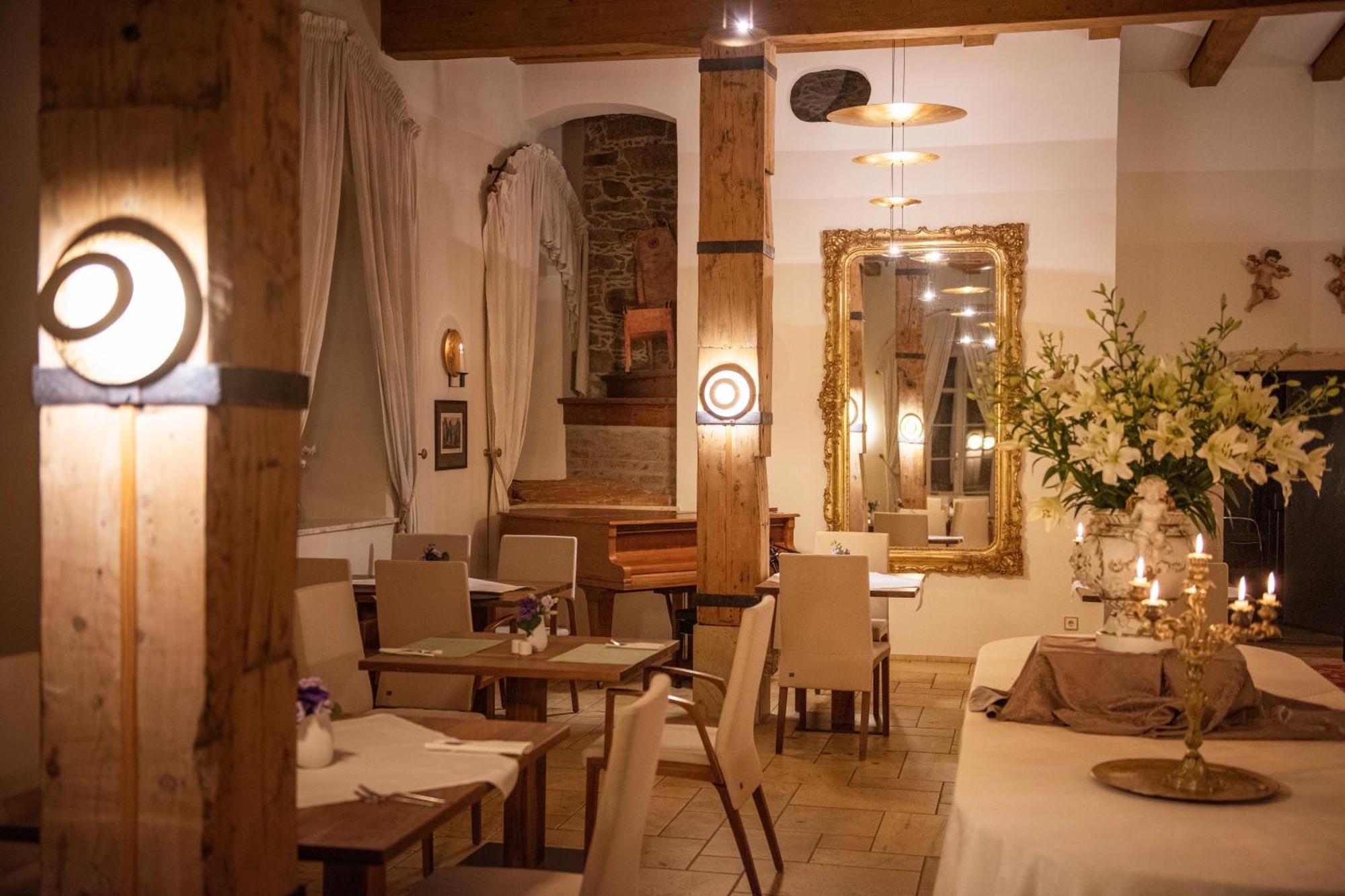 Palac Pakoszow Schlosshotel Wernersdorf Jelenia Góra Exteriör bild Restaurant "Le Clos du Bois"