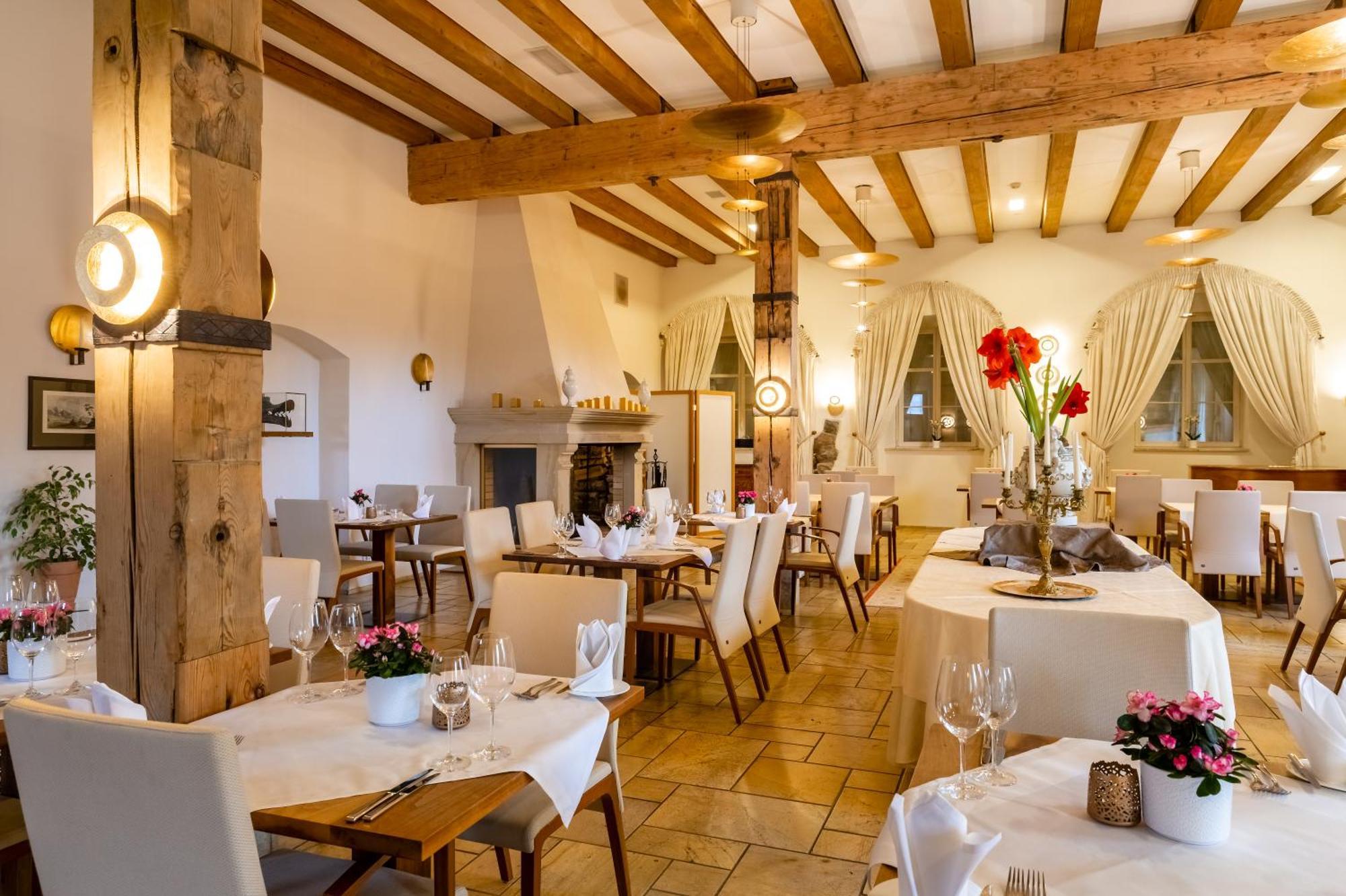 Palac Pakoszow Schlosshotel Wernersdorf Jelenia Góra Exteriör bild Restaurant in Germany