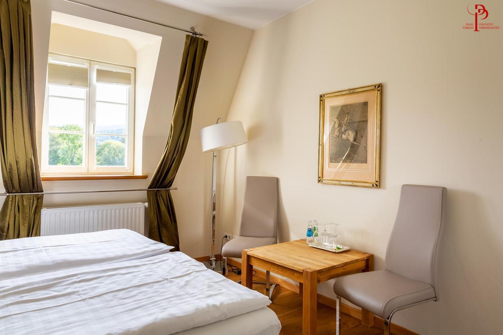 Palac Pakoszow Schlosshotel Wernersdorf Jelenia Góra Exteriör bild A room at the Hotel de la Poste