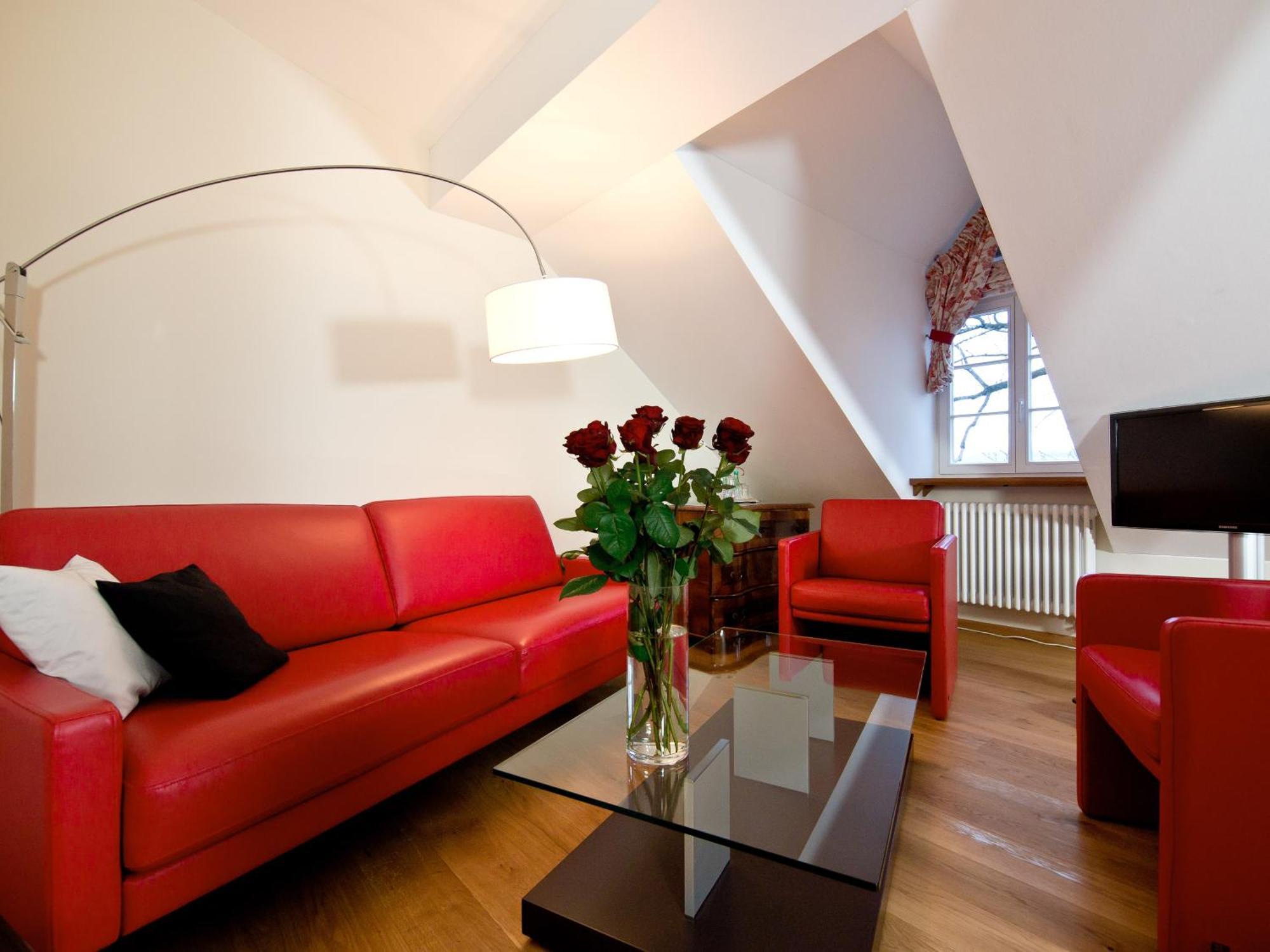 Palac Pakoszow Schlosshotel Wernersdorf Jelenia Góra Exteriör bild A living room in a German apartment