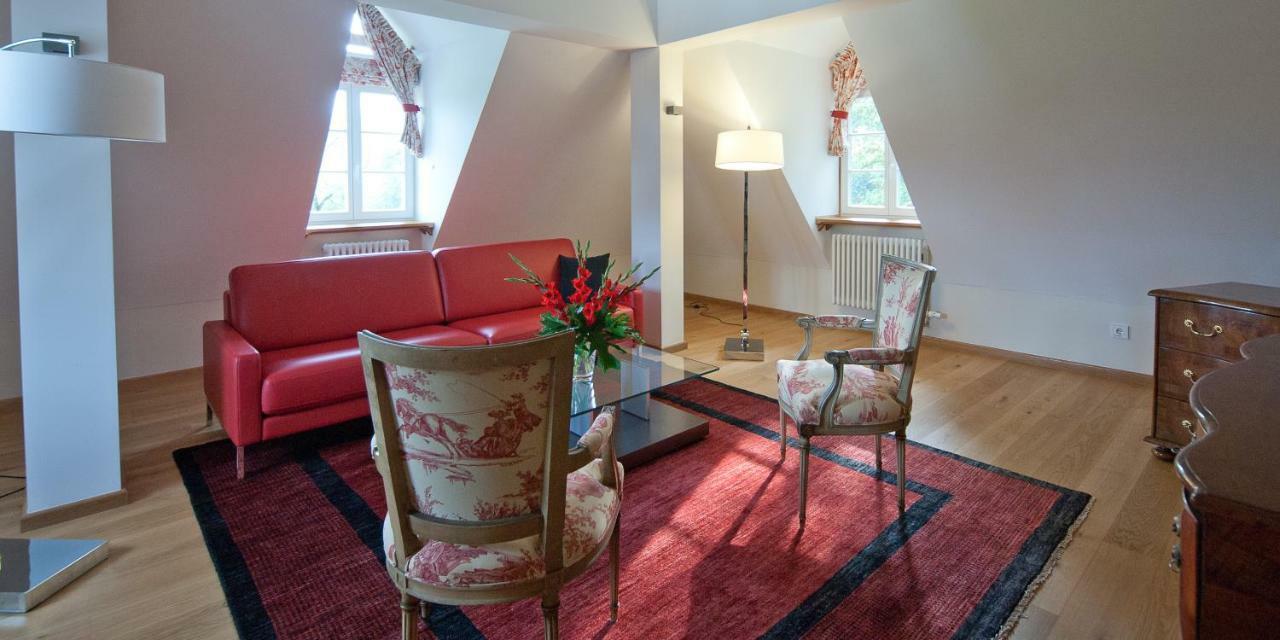 Palac Pakoszow Schlosshotel Wernersdorf Jelenia Góra Exteriör bild A suite at the Hotel de l'Aigle